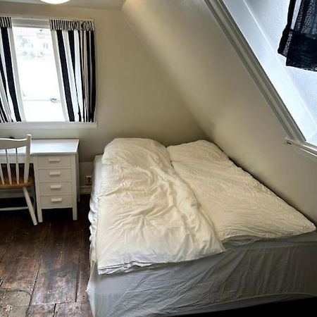 Cozy Apartment In Popular Street Берген Экстерьер фото